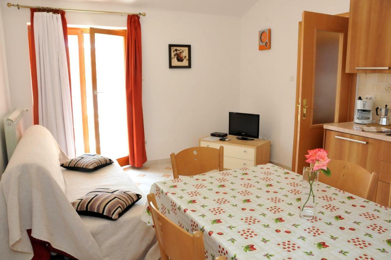 Apartments Toic Крес Екстериор снимка