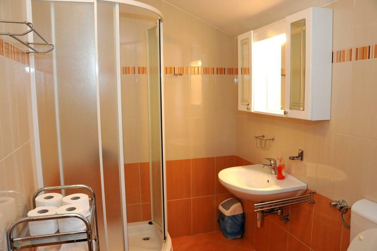 Apartments Toic Крес Екстериор снимка