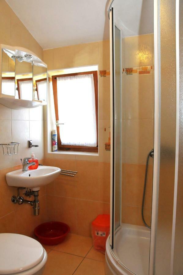 Apartments Toic Крес Екстериор снимка