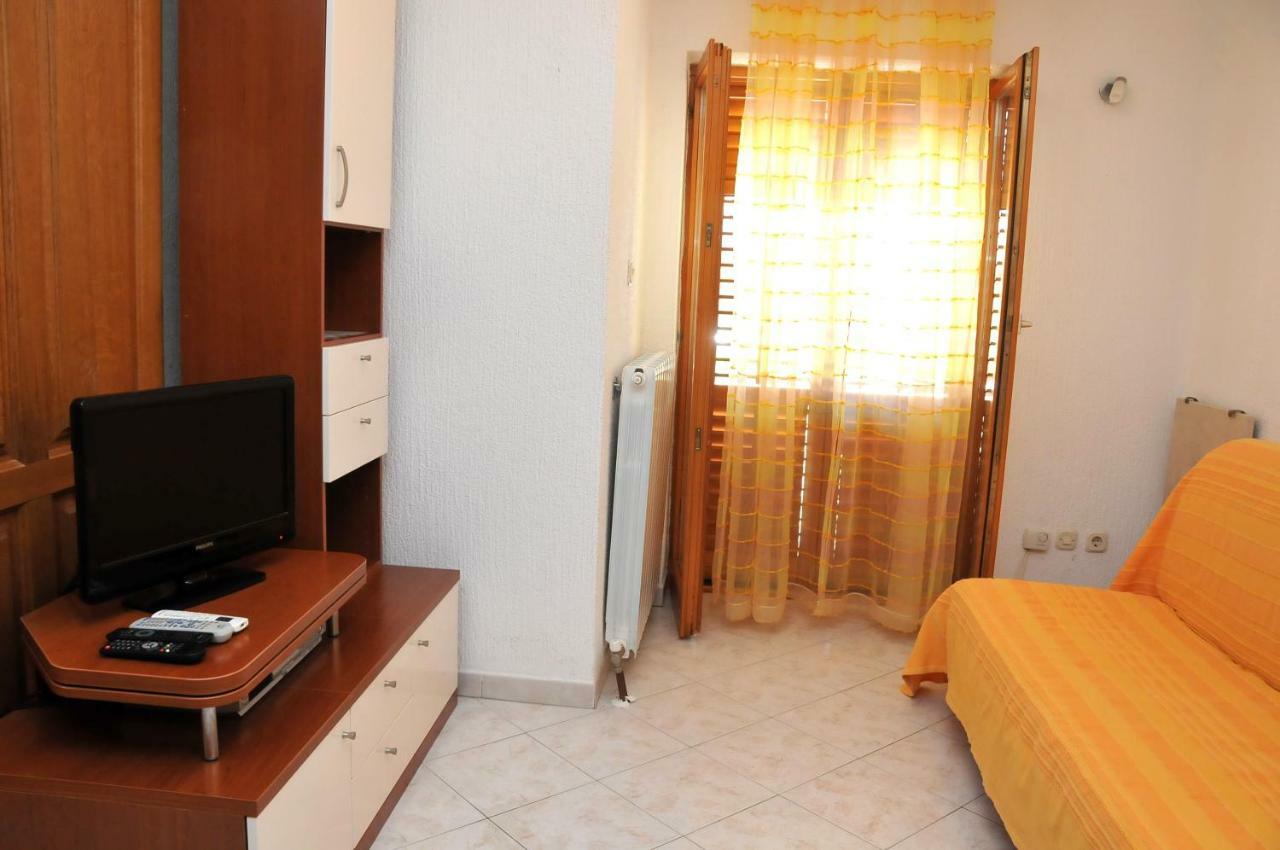 Apartments Toic Крес Екстериор снимка