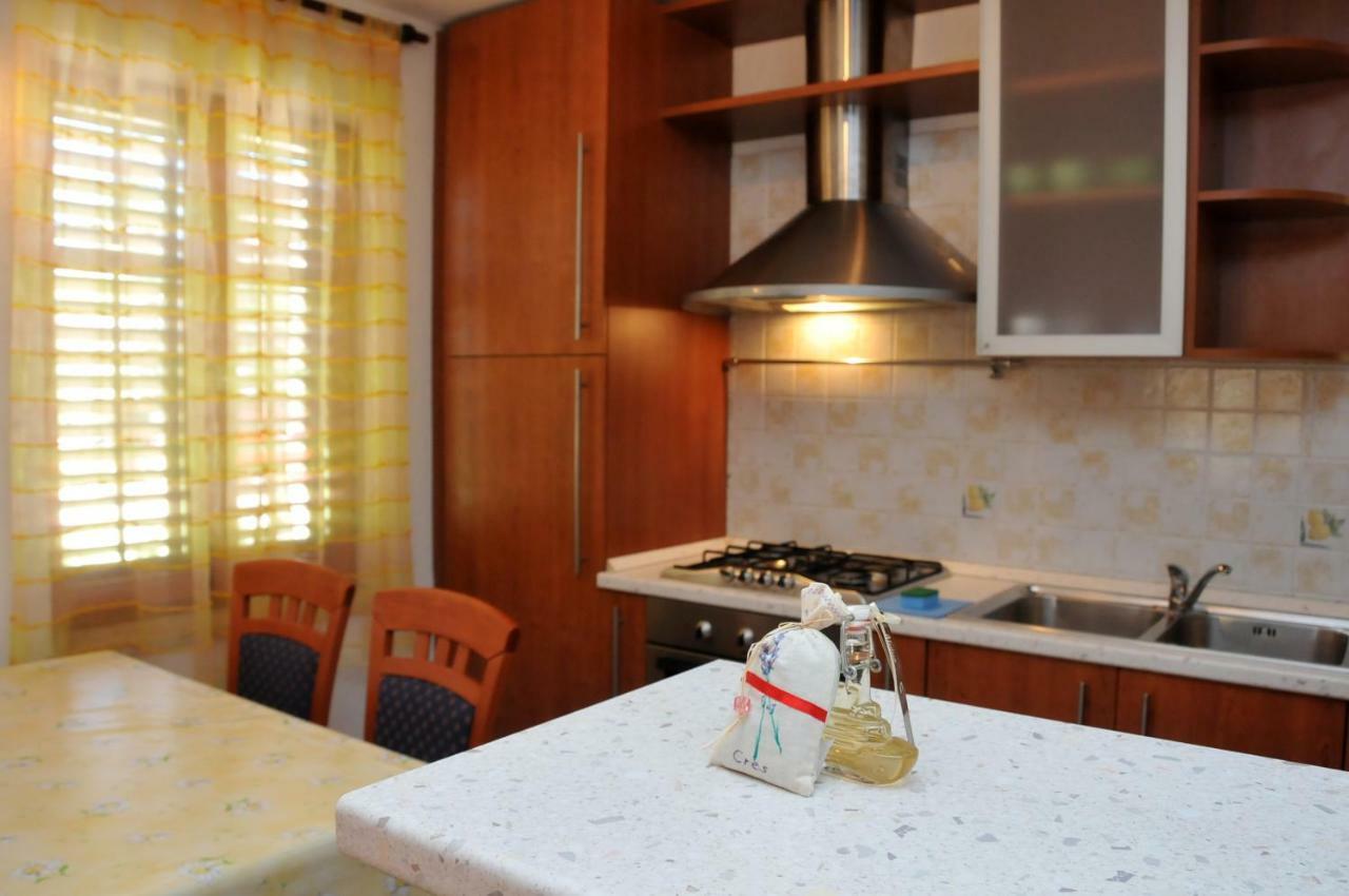 Apartments Toic Крес Екстериор снимка