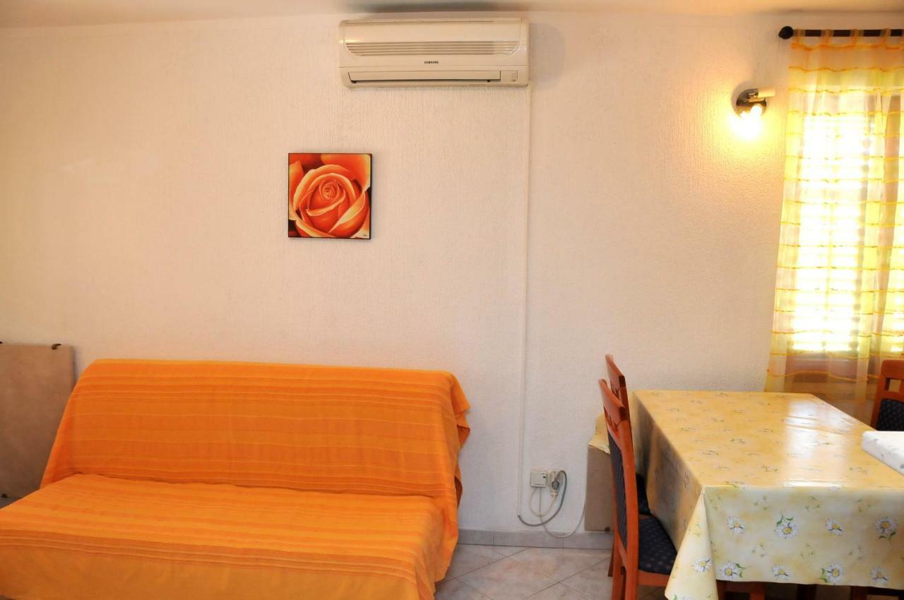 Apartments Toic Крес Екстериор снимка