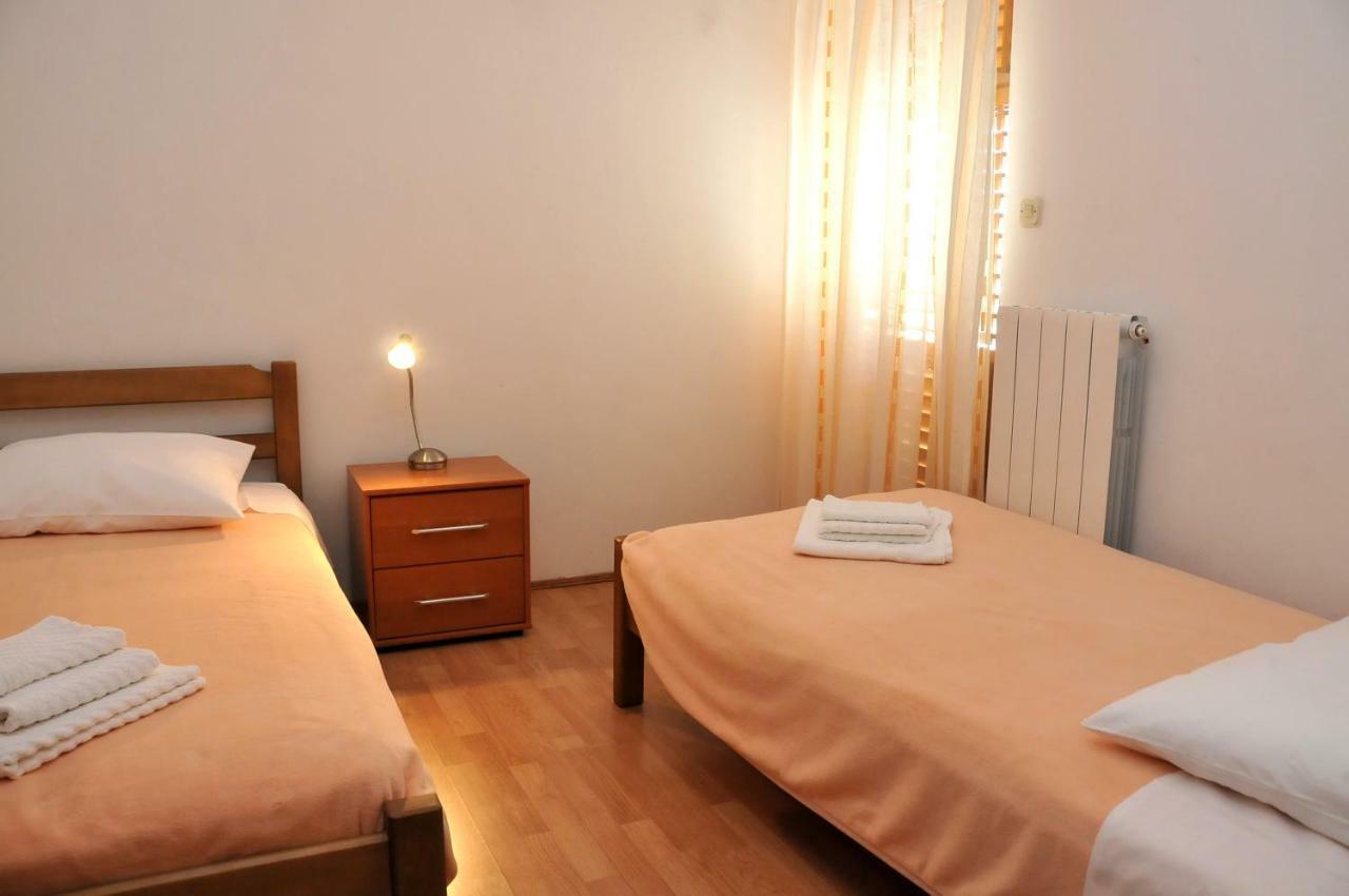 Apartments Toic Крес Екстериор снимка