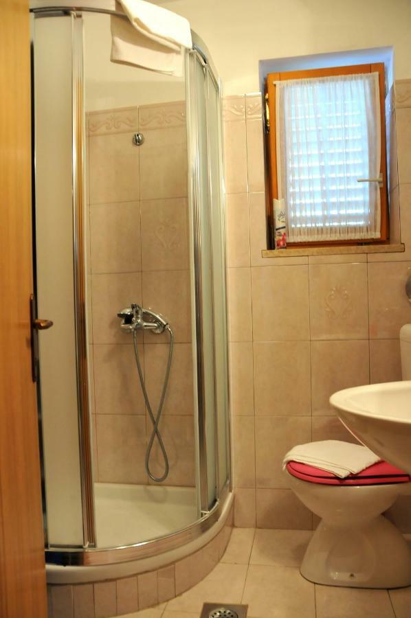 Apartments Toic Крес Екстериор снимка